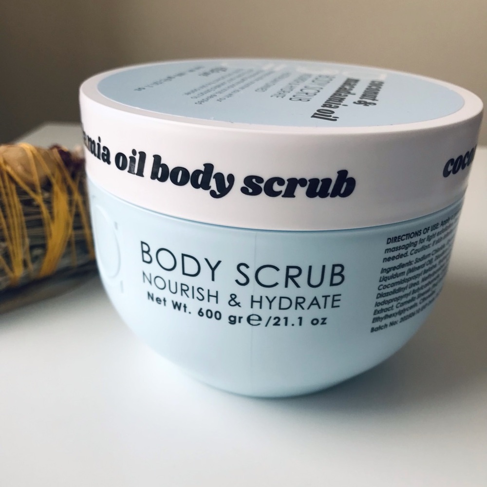 CIROA Body Scrub Coconut and Macadamia Oil, NWT, 15.8oz - Picture 4 of 9
